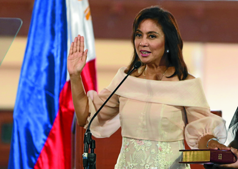 VP LENI INAUGURATION / JUNE 30, 2016 Leni Robredo takes her oath as the Philippines’ 14th Vice President at Quezon City Reception House, June 30, 2016. She is joined by daughters Jillian, Tricia and Aika.  INQUIRER PHOTO / NINO JESUS ORBETA